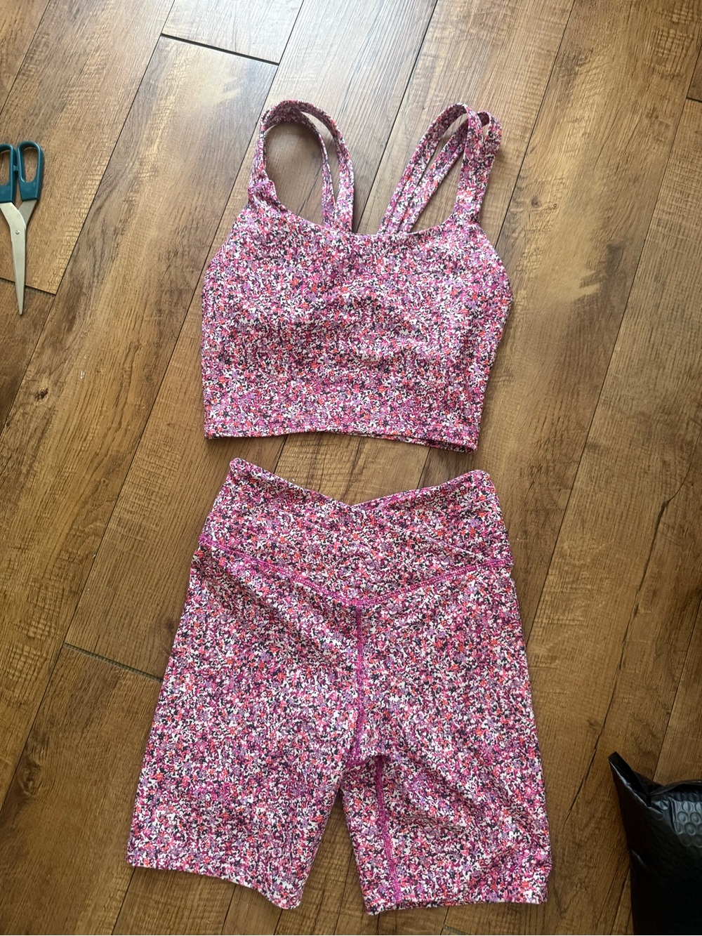 SAGE Collective Pink State Dusty Floral Sports Bra Biker Shorts Set